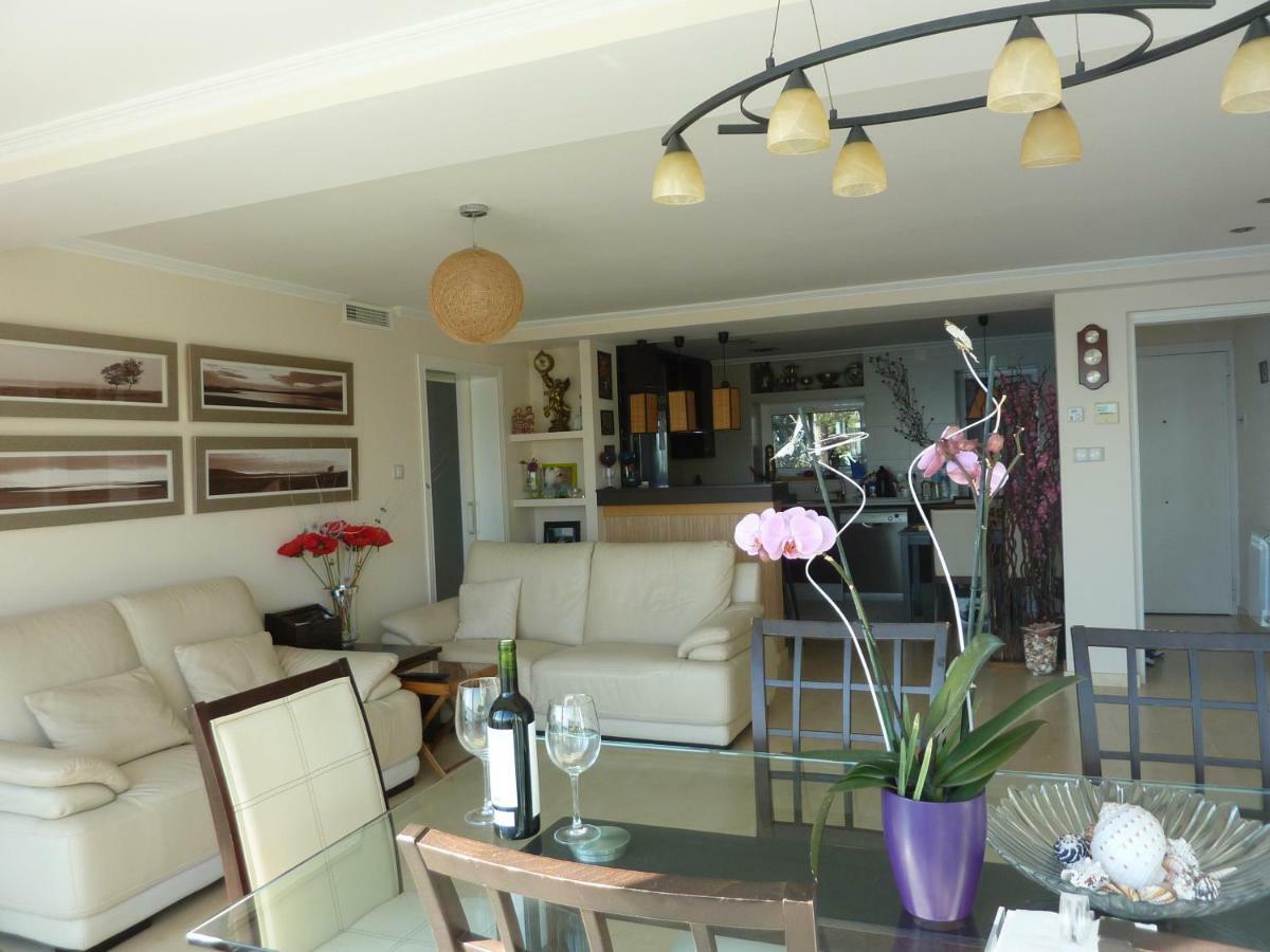 Jacqueline Apartment ซาลอว์ ภายนอก รูปภาพ